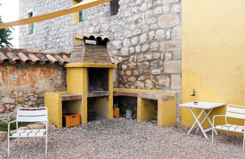 El Pla de Manlleu Cottage | XIII century cottage surrounded of vineyards