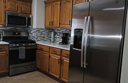South Jamaica House | XL 5⭐ NEAR JFK 5 MINS, AC, PVT PARK, MODERN, NEAR NYC HUBS, MALLS, QUIET, SAFE