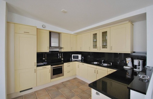 Makkum Apartment | XL apartment with double balconies, a sauna, and 160 m² of surface at the luxurious Beach Resort Makkum.