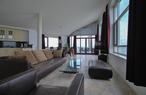 Makkum Apartment | XL apartment with double balconies, a sauna, and 160 m² of surface at the luxurious Beach Resort Makkum.