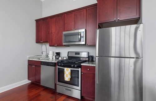 Olde Kensington Apartment | XL Studio - Grand Studio w/Private Gym
