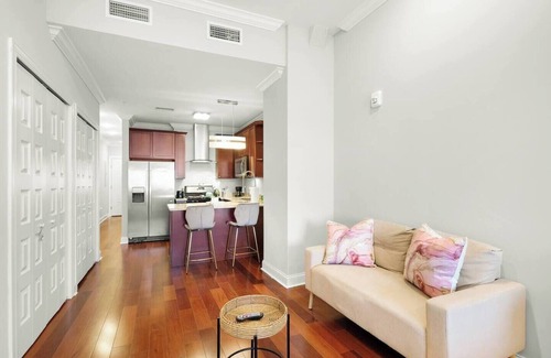 North Philadelphia East Apartment | XL Studio - Studio w/Pool & Scenic Rooftop