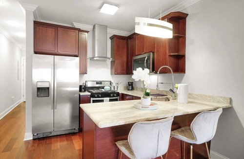 North Philadelphia East Apartment | XL Studio - Studio w/Pool & Scenic Rooftop