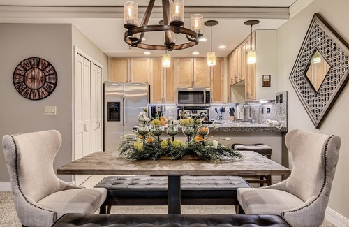 Peak 9 Condo | XMAS Decor 11/1-PRIME LOCAL SKI In/Out VILLAGE @ BRECK MtnnSide Pk 9 Pool+ Hot T