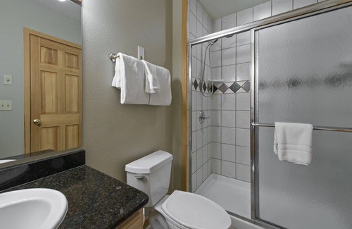 Four O'Clock Resort | XMAS SKIING IN Breckenridge, FABULOUS GRAND TIMBER LODGE 12/19/25 -12/26/25