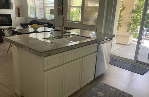 La Quinta House | XMAS SPECIAL-Desert Oasis-Private back yard -Pool/Hot Tub& Gas FireTable #000324