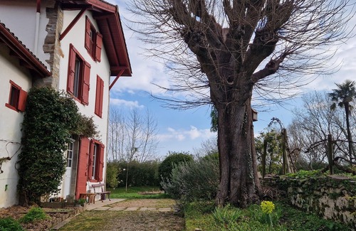 Larressore House | Xotilaenia - The family home, between land and ocean