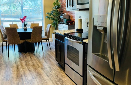 Daphne House | Xquisite Nook, the ideal getaway in Daphne, AL!