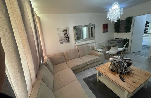 Eltham Apartment | Xtra 1 Bedroom Apartment in London with Wi-Fi