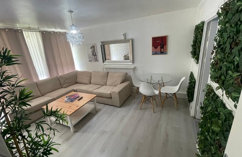 Eltham Apartment | Xtra 3-bedroom apartment with WiFi in vibrant London