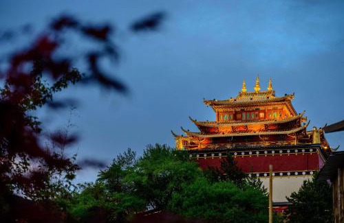 Shangri-La Hotel | Xuejian Homestay