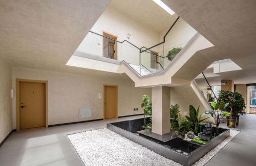 Shangri-La Hotel | Xuejian Homestay