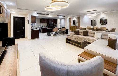 Heliopolis Apartment | Xuru Stays I Ocean Blue - 5 Min to Airoprt
