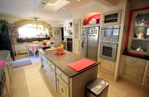 Orgon House | xury country house in Orgon, Alpilles, with exceptional pool area