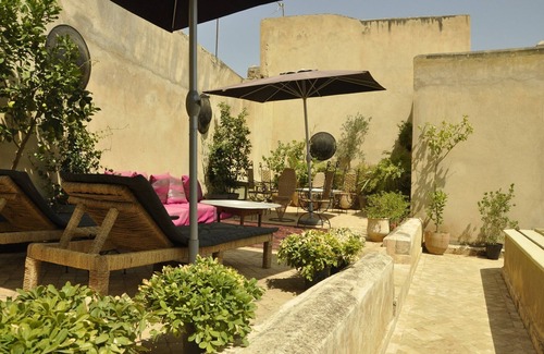 Fes El Bali House | XVth c. old Riad - a Haven of Peace in the Heart of the Medina - Dar 7 Louyatar