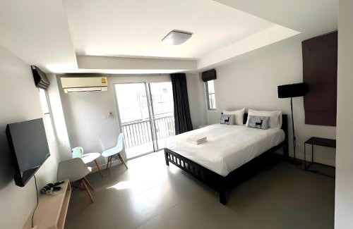 Wang Burapha Phirom Apartment | XX Mitr Inn MRT Samyot - ตรอกวิสูตร MRT สามยอด