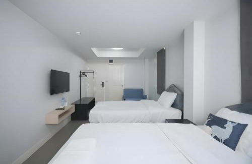 Wang Burapha Phirom Apartment | XX Mitr Inn MRT Samyot - ตรอกวิสูตร MRT สามยอด