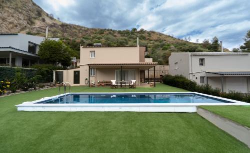 Xylokastro-Evrostina House | Xylokastro Panorama with Pool