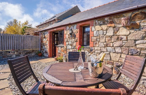 Llanengan Cottage | Y BETWS, pet friendly, character holiday cottage in Abersoch