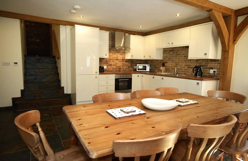 Llanrhidian Higher House | Y Beudy - Luxury Barn Conversion at Tir-Cethin Farm on The Gower