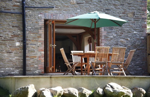 Llanrhidian Higher House | Y Beudy - Luxury Barn Conversion at Tir-Cethin Farm on The Gower