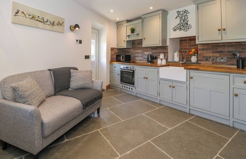 Penmaenpool Cottage | Y BWTHYN, pet friendly, character holiday cottage in Dolgellau