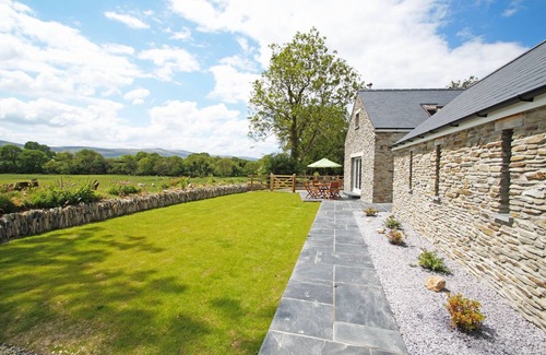 Eglwyswrw Cottage | Y Cartws, Eglwyswrw - Two Bedroom Cottage, Sleeps 4