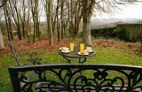 Llanybydder Cottage | Y Cartws, Lampeter - Two Bedroom Cottage, Sleeps 4