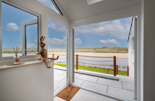 Malltraeth House | Y Cei: 4‑Bed Beach House Sleeping 8 in Aberffraw | Managed by Anglesey Holiday Lettings