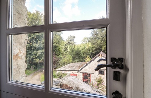 Felindre Farchog Cottage | Y FELIN AT COED CADW, pet friendly in Newport, Pembrokeshire