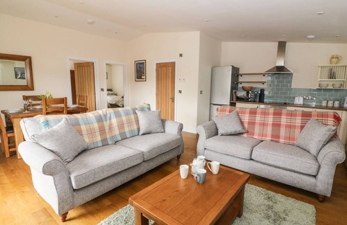 Borth Cottage | Y FELIN - MOANA, pet friendly, with hot tub in Borth