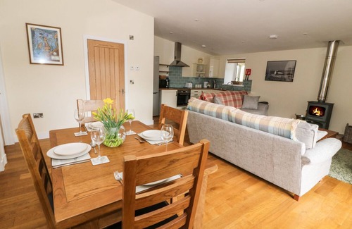 Borth Cottage | Y FELIN - MOANA, pet friendly, with hot tub in Borth