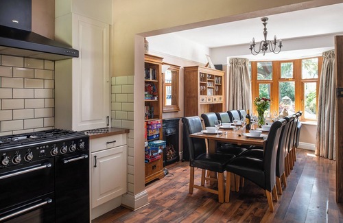 Rowen House | Y GORLAN, pet friendly, character holiday cottage in Conwy