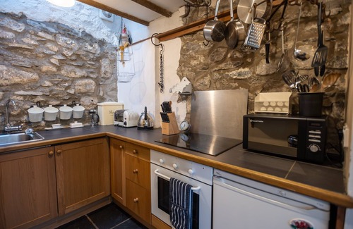 Rhyd-y-clafdy Cottage | Y Granor - sleeps 4 guests in 2 bedrooms