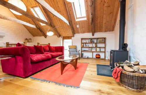 Cardigan House | Y Stabl - perfect for two