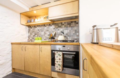 Cardigan House | Y Stabl - perfect for two