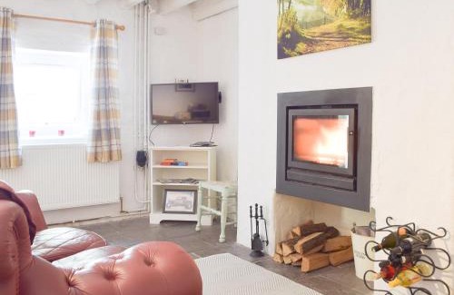 Carmarthen House | Y Stabl - Uk35032