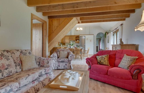 St Brides House | Y Stablau - Stables