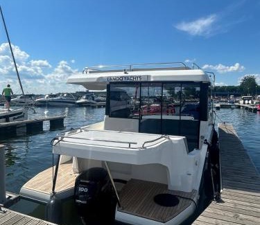 Borgo Vecchio Boat Rental | Yacht Bona via