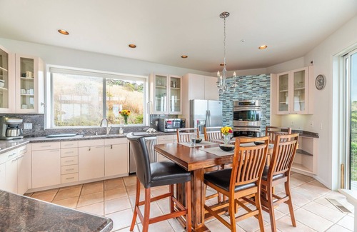 Dillon Beach House | Yacht Club: Gorgeous Beach House with Ocean Views!Avail for Month at a time!