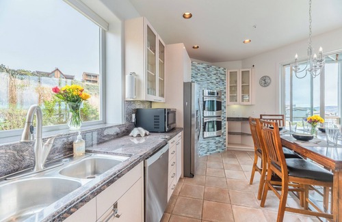 Dillon Beach House | Yacht Club: Gorgeous Beach House with Ocean Views!Avail for Month at a time!