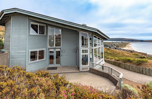 Dillon Beach House | Yacht Club: Gorgeous Beach House with Ocean Views!Avail for Month at a time!