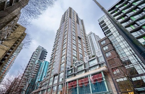 Downtown Vancouver Apartment | Yaletown 2-bedroom penthouse corporate condo in terrific downtown Vancouver