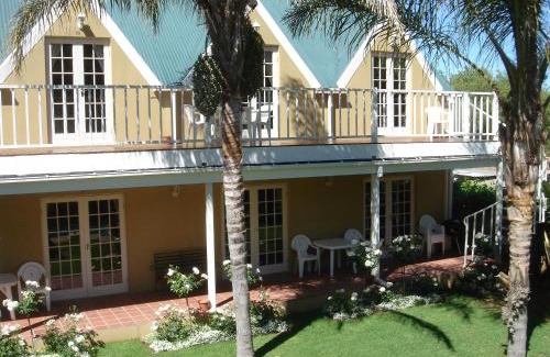 Oudtshoorn House | @Yamkela Guest House