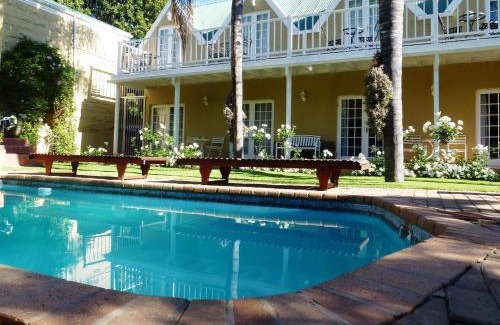 Oudtshoorn House | @Yamkela Guest House