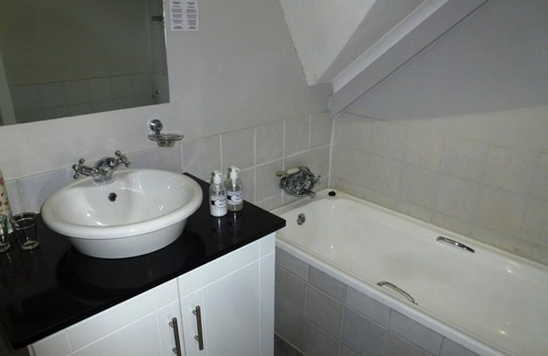Oudtshoorn House | Yamkela Guest House