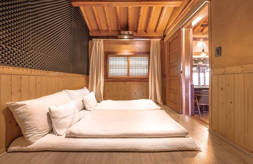 Seojong House | Yangpyeong Agni Choshi Mae Hanok Stay