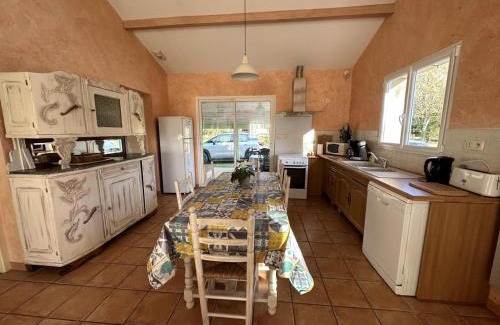 Benquet House | Yaou