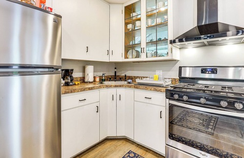 Redding Ridge Cottage | Yard w/Games: Cottage 2 Mi to Saugatuck Reservoir