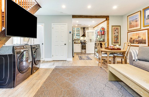 Redding Ridge Cottage | Yard w/Games: Cottage 2 Mi to Saugatuck Reservoir